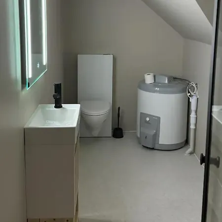 1 Bed Loft Sleeps 4 -hot Tub Sauna & Pets Ok *