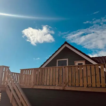 1 Bed Loft Sleeps 4 -hot Tub Sauna & Pets Ok