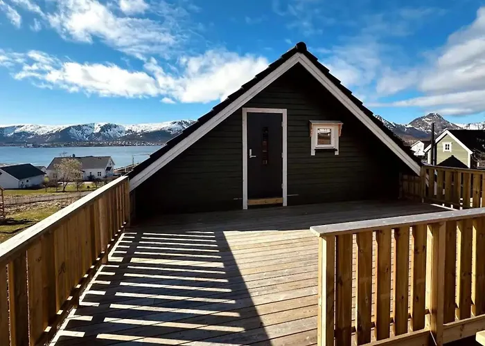 1 Bed Loft Sleeps 4 -hot Tub Sauna & Pets Ok * Stokmarknes