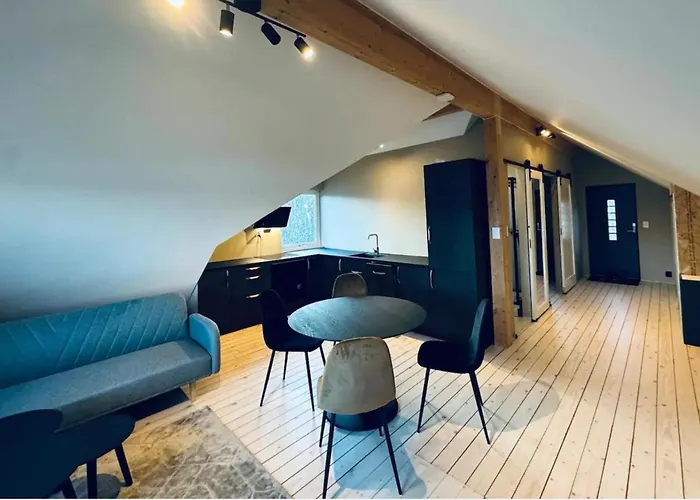 1 Bed Loft Sleeps 4 -hot Tub Sauna & Pets Ok Apartamento *