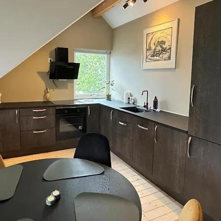 1 Bed Loft Sleeps 4 -hot Tub Sauna & Pets Ok