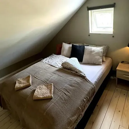 Lejlighed 1 Bed Loft Sleeps 4 -hot Tub Sauna & Pets Ok *