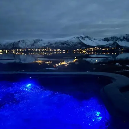 Lejlighed 1 Bed Loft Sleeps 4 -hot Tub Sauna & Pets Ok Stokmarknes